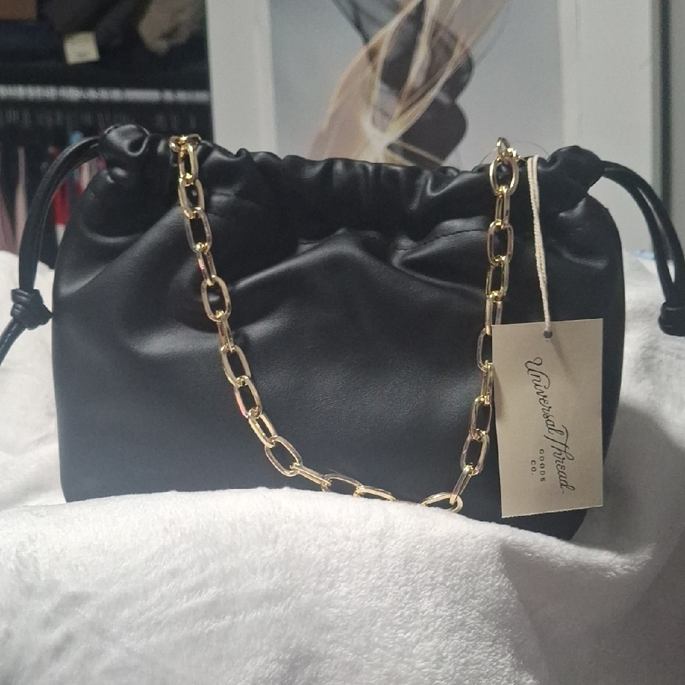 Universal Thread Black Shoulder Bag with Gold Chain